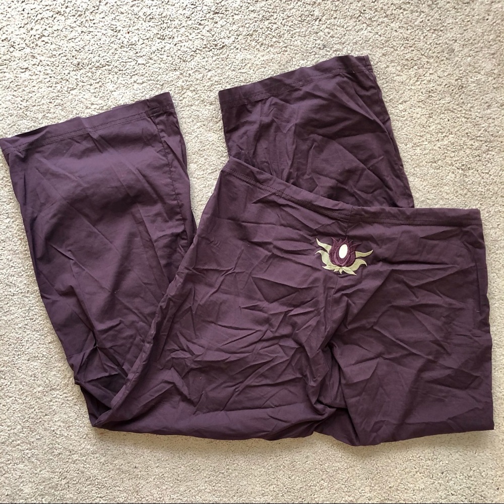 Be Present Lotus Yoga Pants